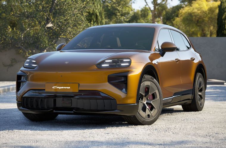 2027 Porsche Cayenne Turbo Electric exterior front side view