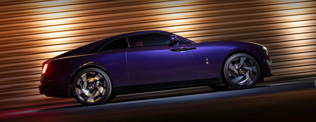 A side exterior view of the 2025 Rolls-Royce Spectre
