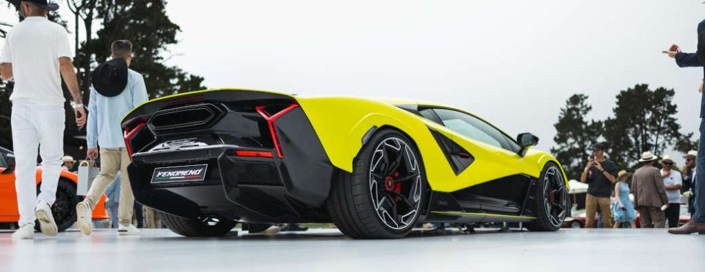 A side exterior view of the all-new Lamborghini Fenomeno hybrid hypercar.