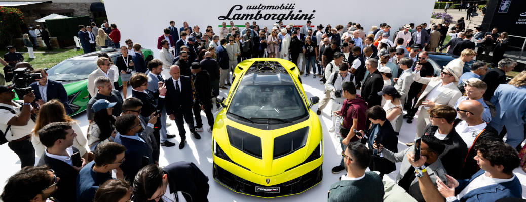 A front, top-down external view of the new Lamborghini Fenomeno