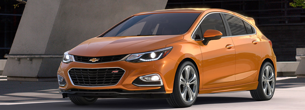 Side view of the 2017 Chevy Cruze hatchback