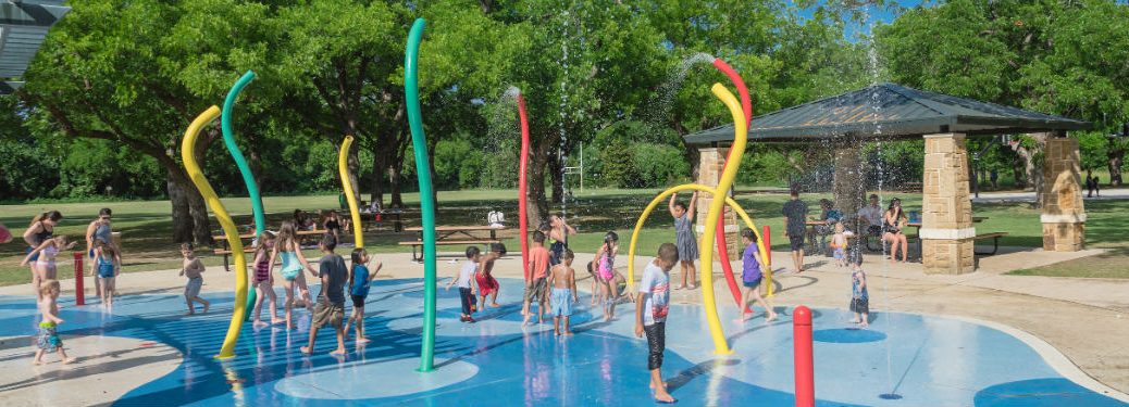 children at a Texas splash pad