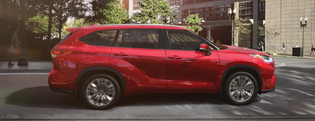 2020 Toyota Highlander side view
