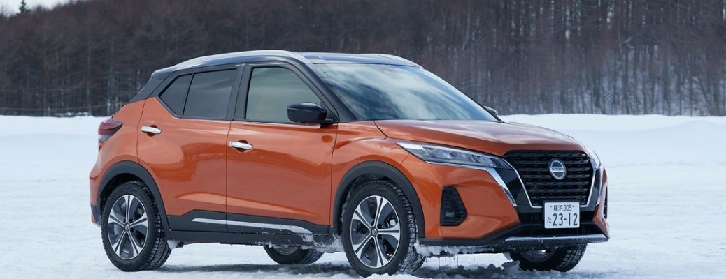 2021 Nissan Kicks side quarter view