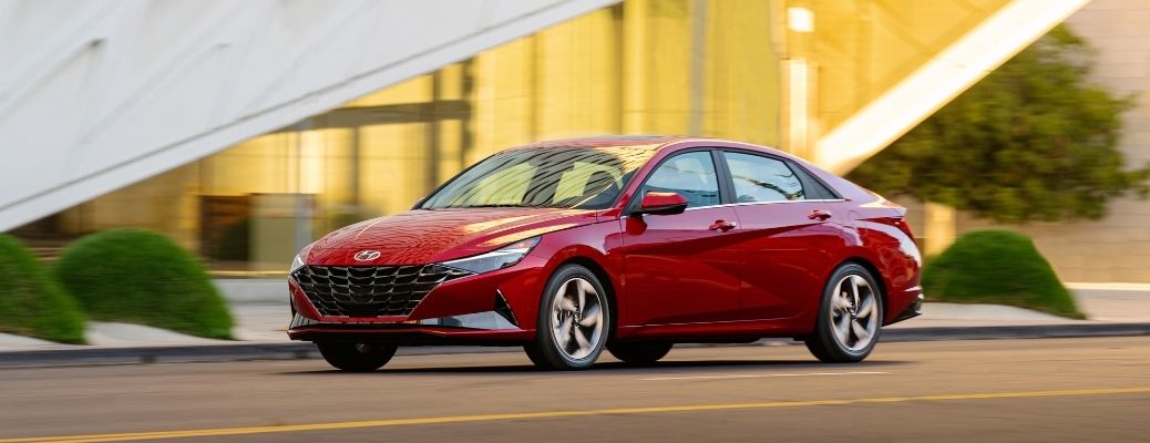 2022 Hyundai Elantra side quarter view