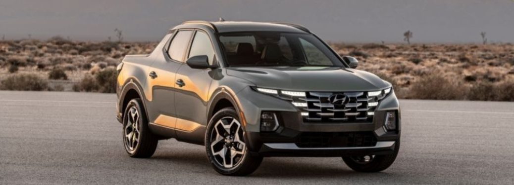2022 Hyundai Santa Cruz side and front view