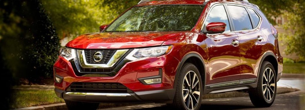 Front three-quarter view of the 2019 Nissan Rogue on the road
