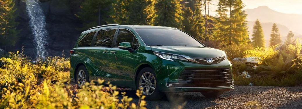 2022 Toyota Sienna side and front view