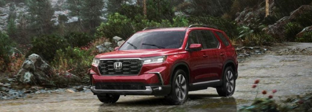 2023 Honda Pilot Elite front and side view