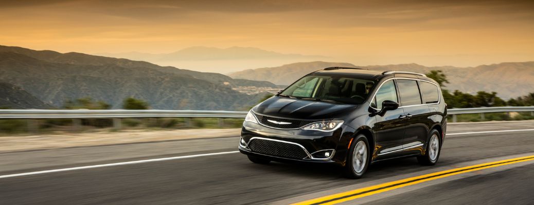 2017 Chrysler Pacifica front quarter view