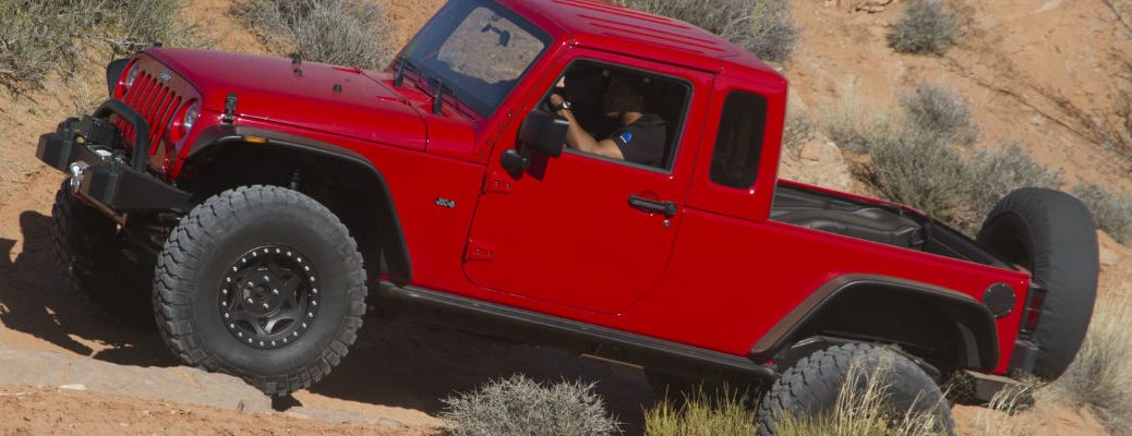 A left profile photo of what the new Jeep pickup truck may look like.