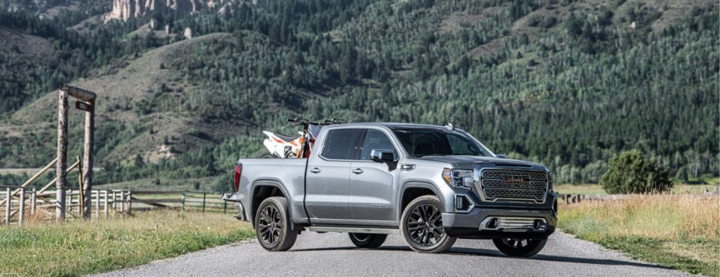 2020 GMC Sierra 1500 front quarter view