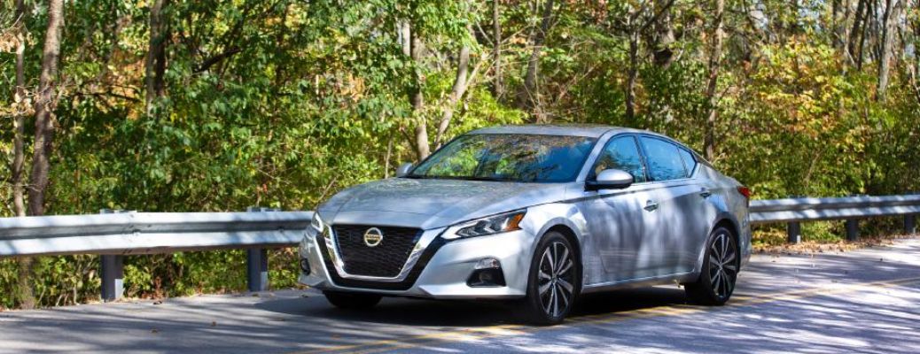 front quarter view 2020 Nissan Altima