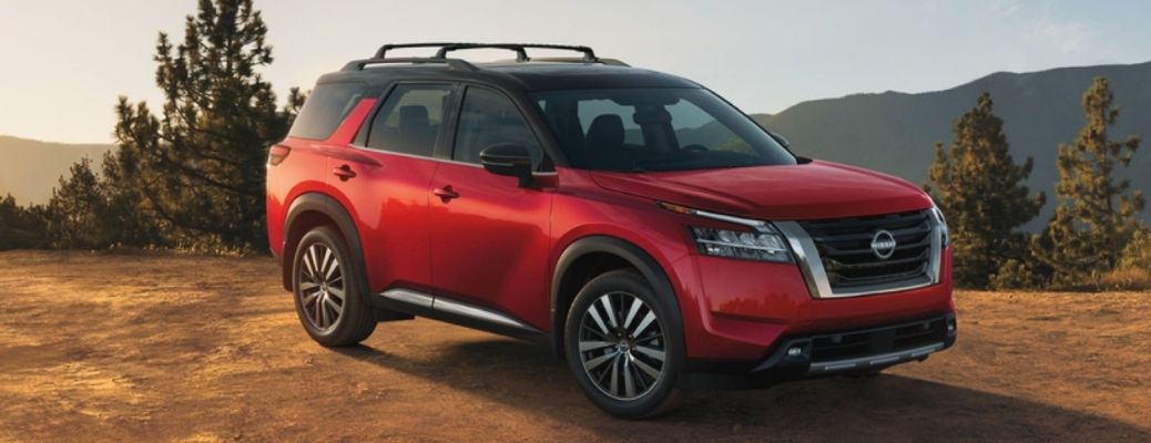 2022 Nissan Pathfinder parked near the mountains
