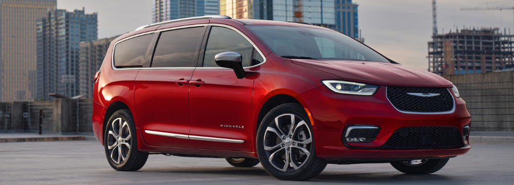 Side view of the 2025 Chrysler Pacifica