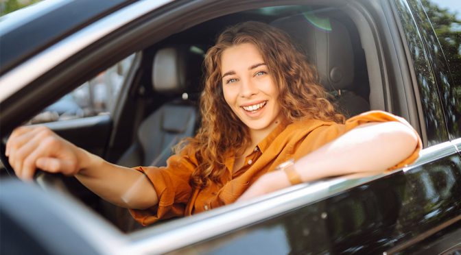 Autos ideales para estudiantes universitarios y jóvenes conductores en Houston Copiar