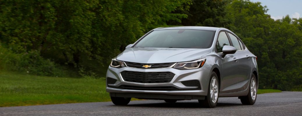 2017 Chevrolet Cruze front quarter view