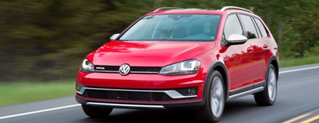 front quarter view of the 2017 VW golf alltrack