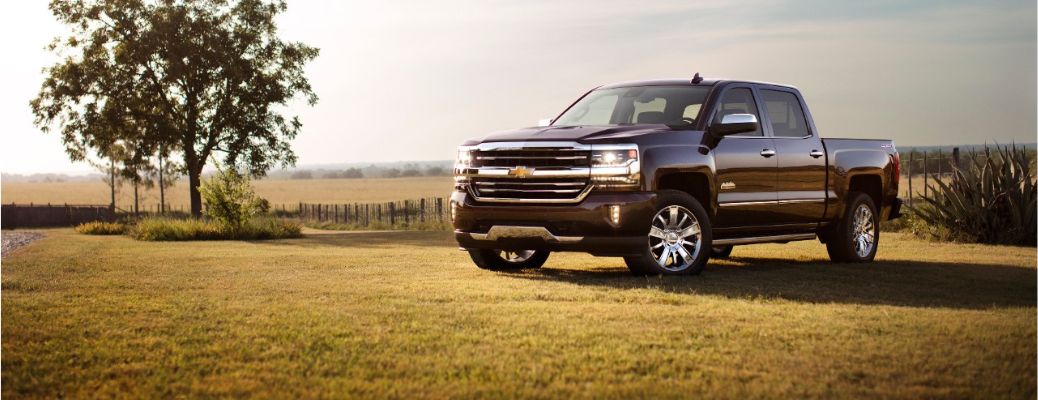 2018 Chevrolet Silverado 1500 front quarter view