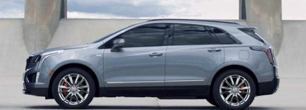 Side view of the 2022 Cadillac XT5 Gray