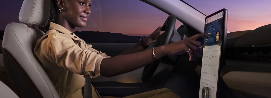 Adjusting the 2023 Ford Mustang Mach-E® climate control system