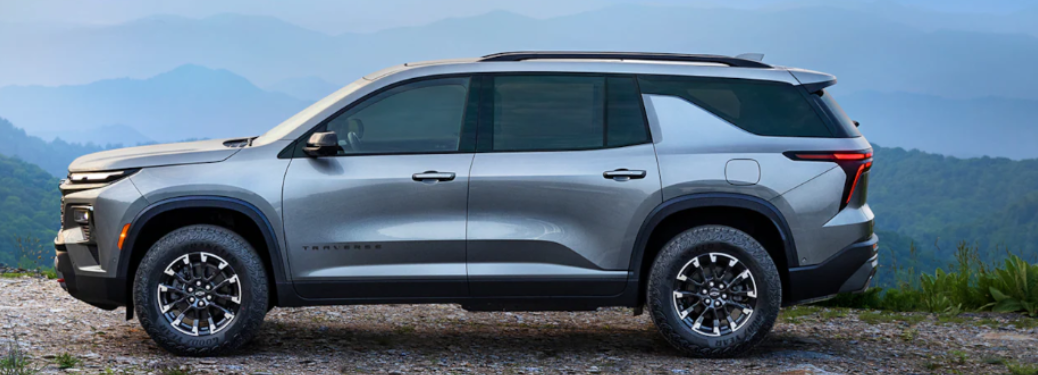 2024 Chevrolet Traverse side view