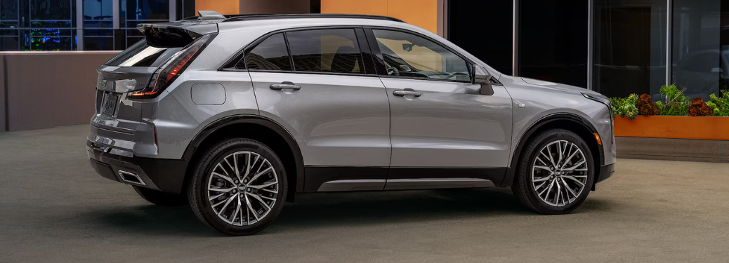 2024 Cadillac XT4 side view