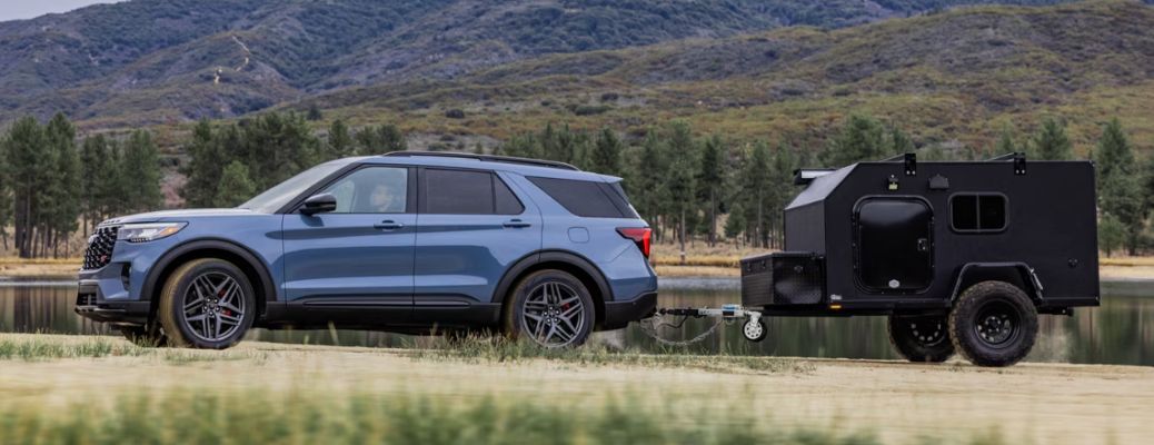 side view of the 2025 Ford Explorer towing