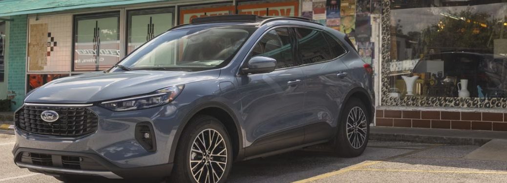 front quarter and side view of the 2025 Ford Escape