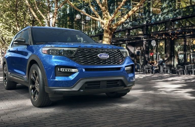 2022 Ford Explorer exterior front side view