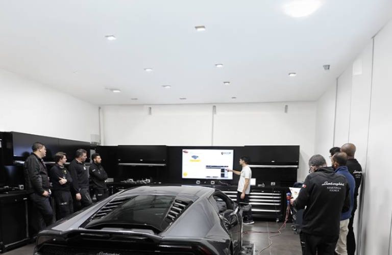 _Lamborghini technician training going on