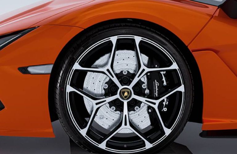 close up of a Lamborghini Huracán wheel