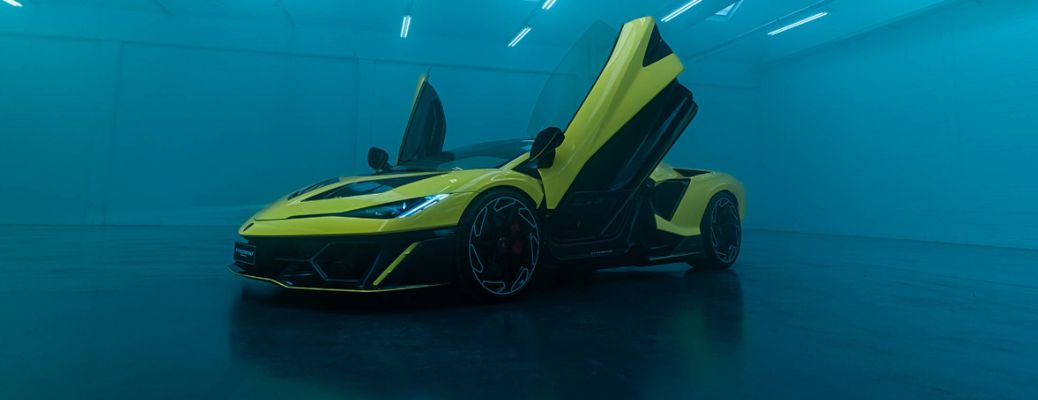 front and side view of the Lamborghini Fenomeno with its doors open