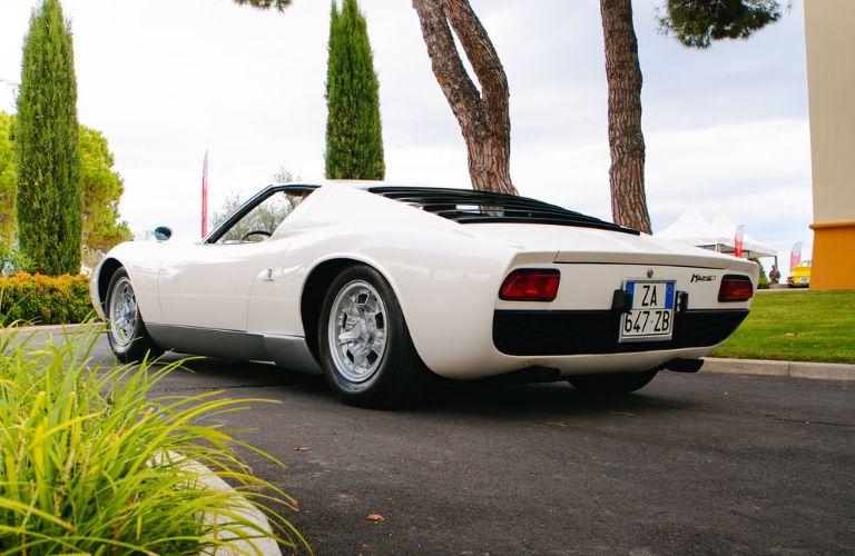 Lamborghini Miura exterior rear view