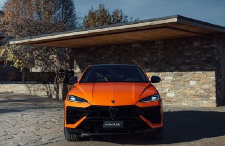 2026 Lamborghini Urus SE exterior front view