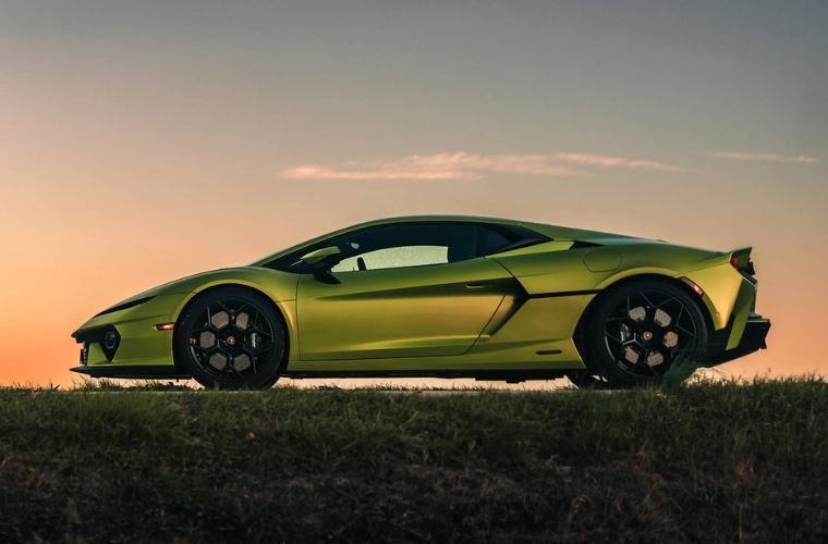 2026 Lamborghini Temerario exterior side view