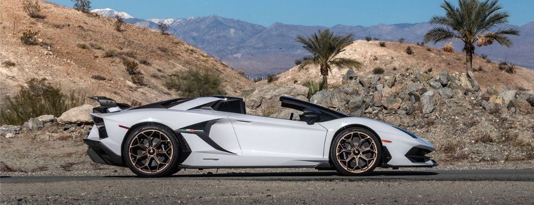 Lamborghini Aventador SVJ Roadster exterior side view