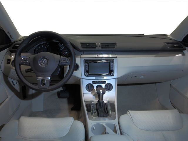 2010 Volkswagen Passat Sedan Komfort
