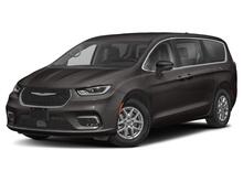 2023_Chrysler_Pacifica_Touring L_ Bozeman MT