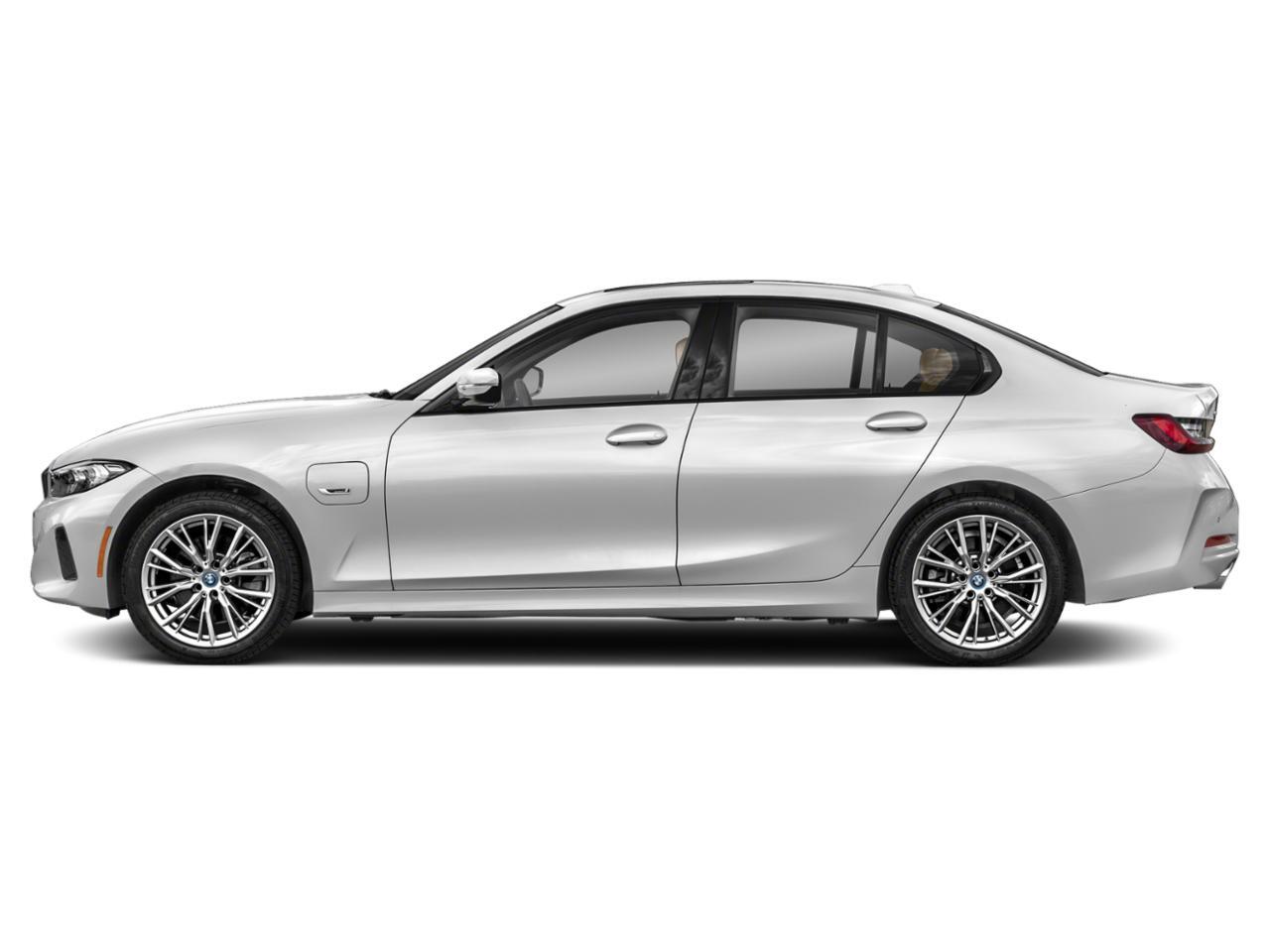 2024 BMW 330e .