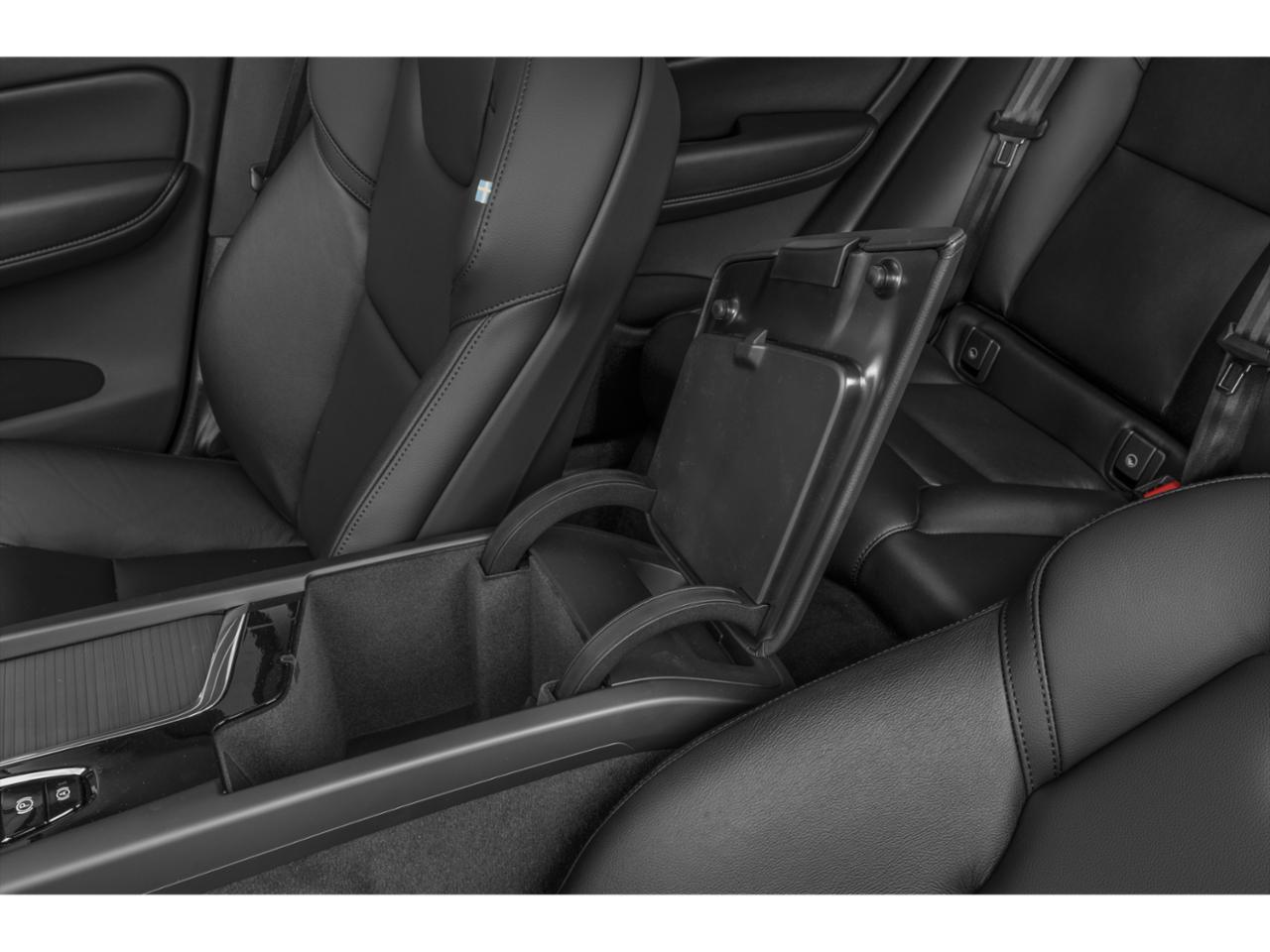 2024 Volvo XC60 B5 Ultimate Dark Theme Hunt Valley MD