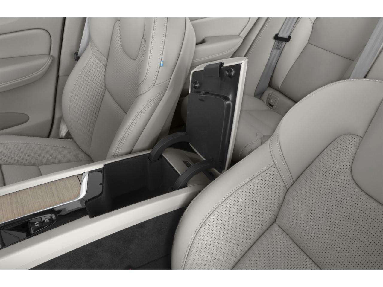 2024 Volvo XC60 Recharge Plug-In Hybrid Ultimate Hunt Valley MD