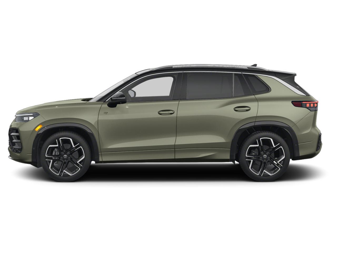 2025 Volkswagen Tiguan 2.0T SE R-Line Black Green Bay WI