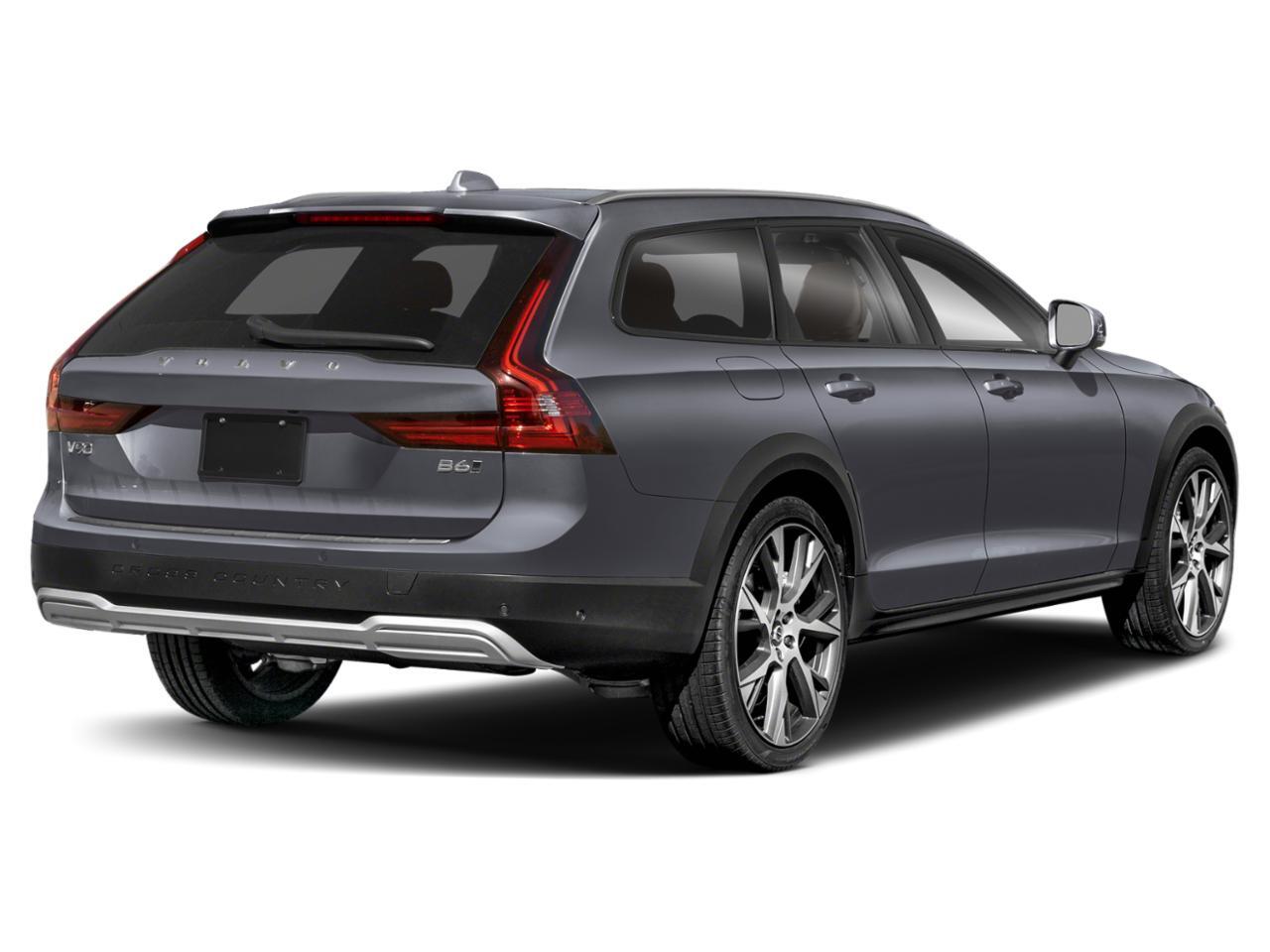 2025 Volvo V90 Cross Country B6 Hunt Valley MD