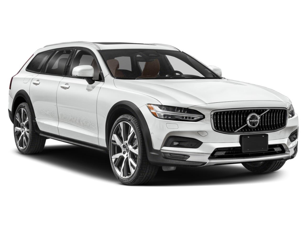 2025 Volvo V90 Cross Country B6 Hunt Valley MD