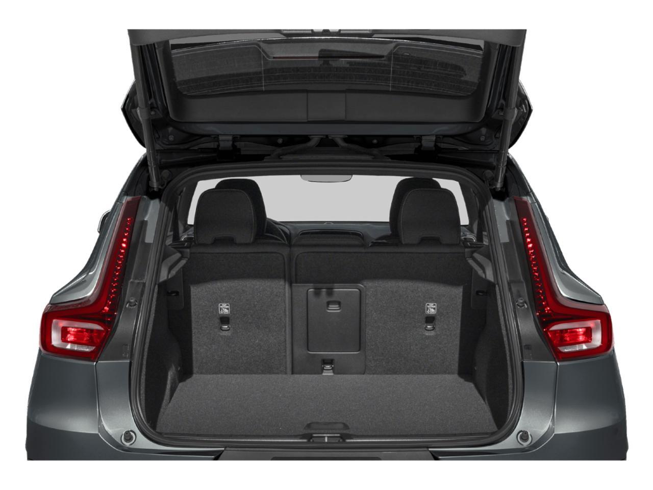 2025 Volvo XC40 B5 Ultra Dark Theme Hunt Valley MD