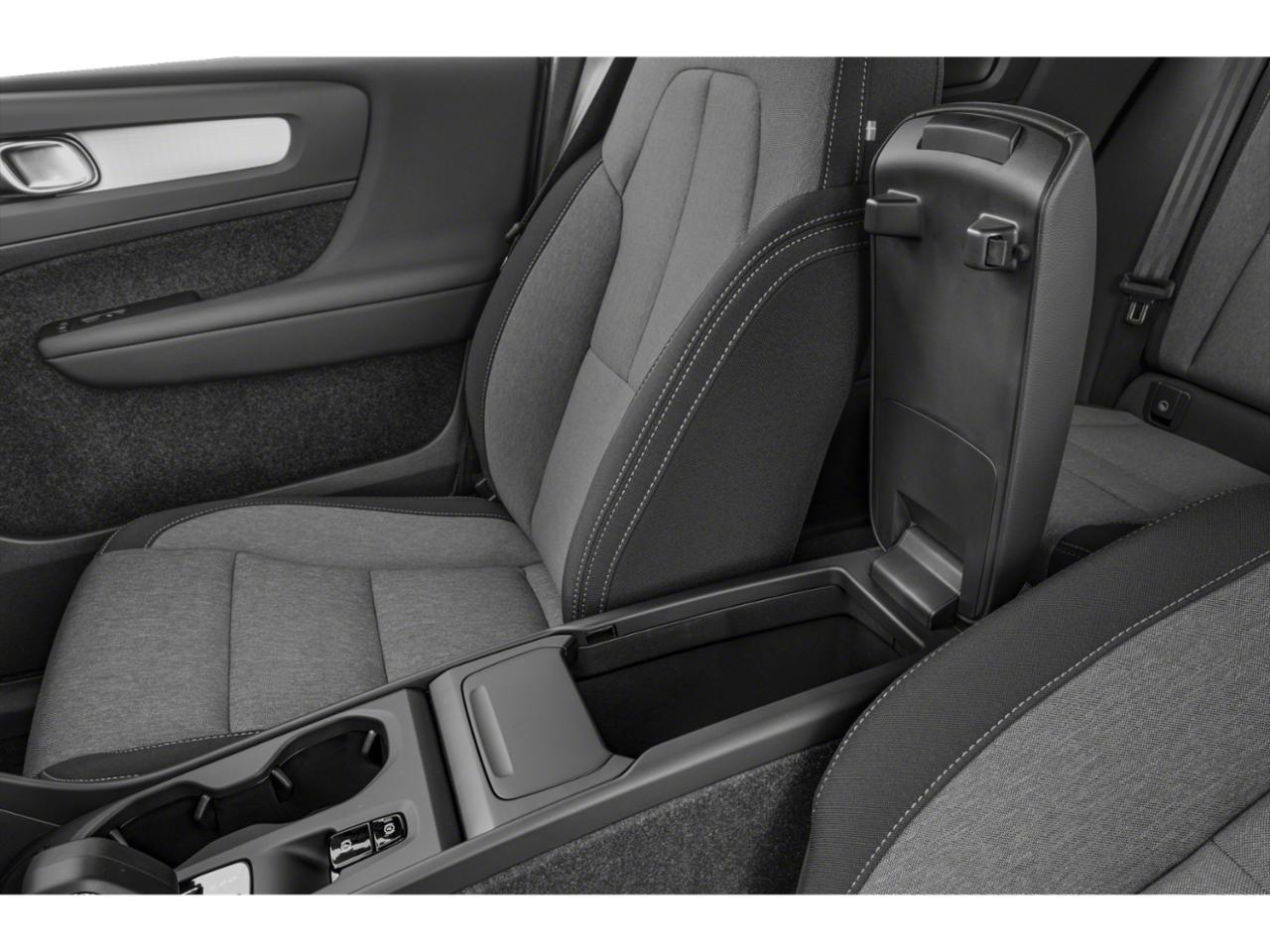2025 Volvo XC40 B5 Ultra Dark Theme Hunt Valley MD