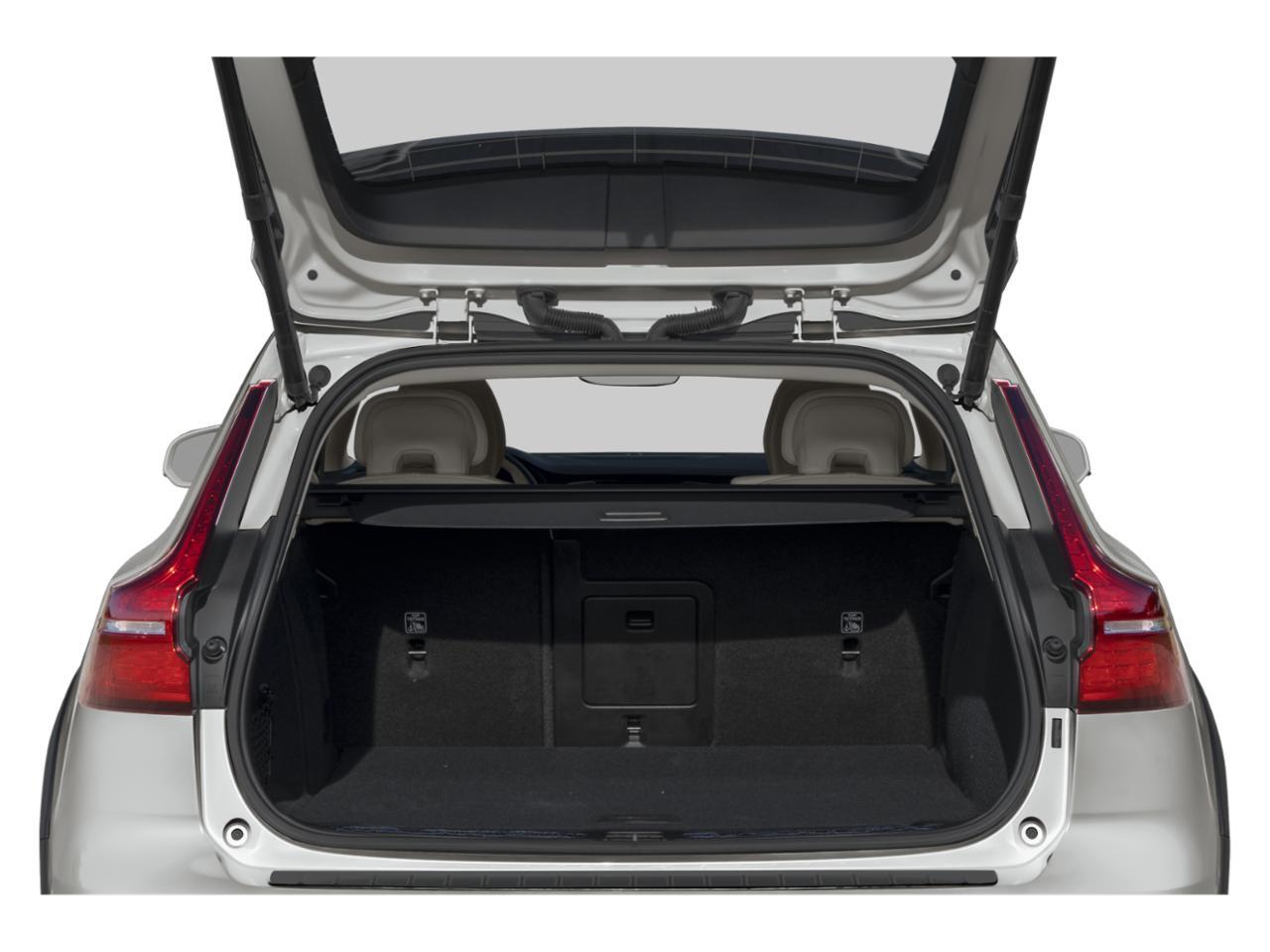 2026 Volvo V60 Cross Country B5 Plus Hunt Valley MD