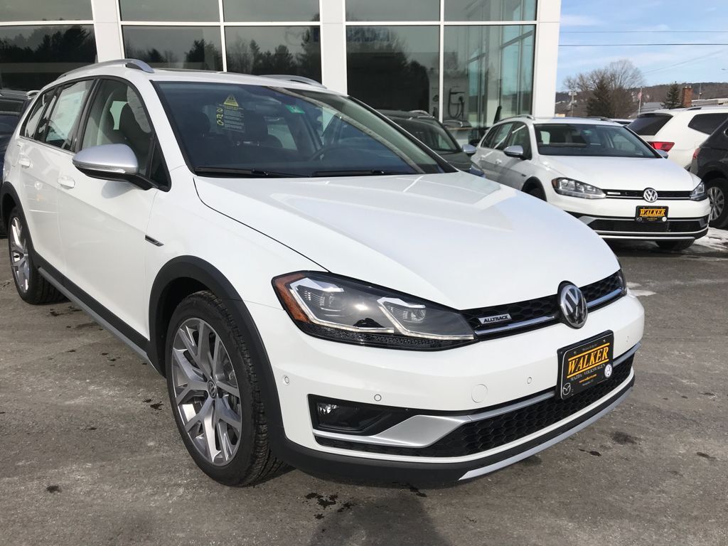 2019 Golf Alltrack S 2019 Golf Alltrack S