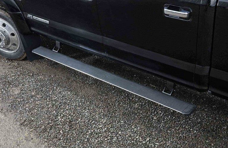 Running boards of black 2019 Ford Super Duty F-350